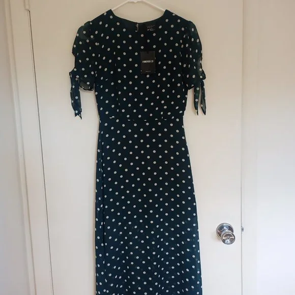 Green Polka dot dress - Picture 3 of 3